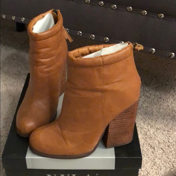 N.Y.L.A. Evazan cognac booties size 7.5 - Picture 4 of 8